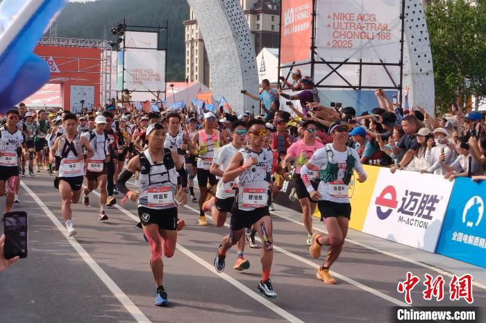 崇礼168夏季越野赛鸣枪：雪如意起跑、绿意山道