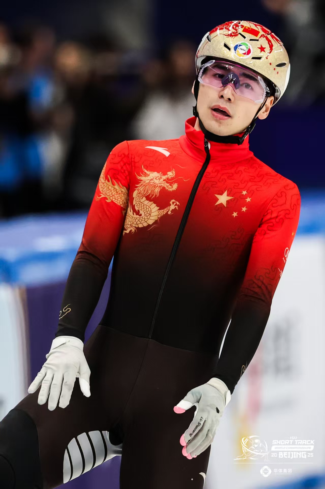 刘少昂带伤参赛助中国队摘银 世锦赛收官战展现