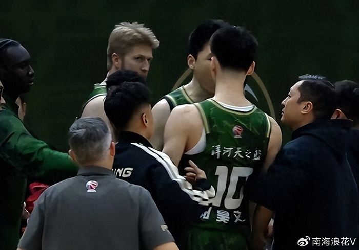 同曦队内讧爆发 两大主力冲突致惨败