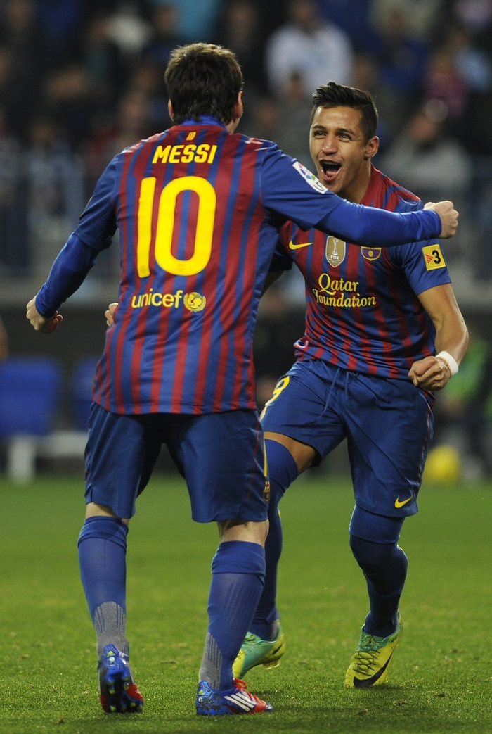 巴萨与纽卡斯尔联交锋揭开球员生涯与教练变迁