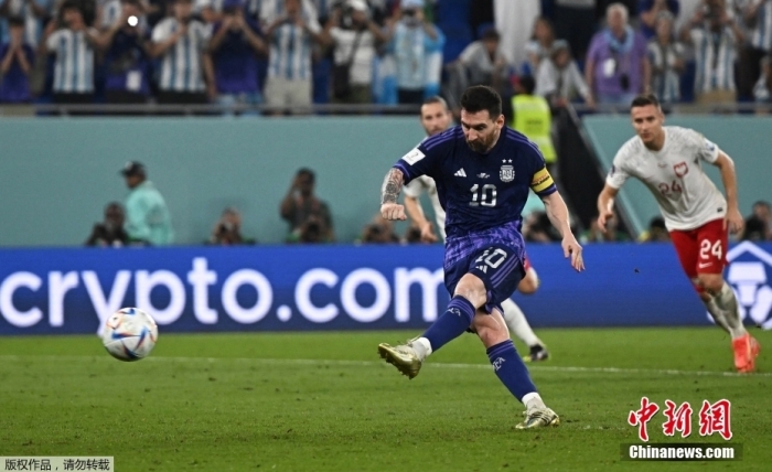 梅西罚失点球仍率阿根廷力克波兰晋级淘汰赛