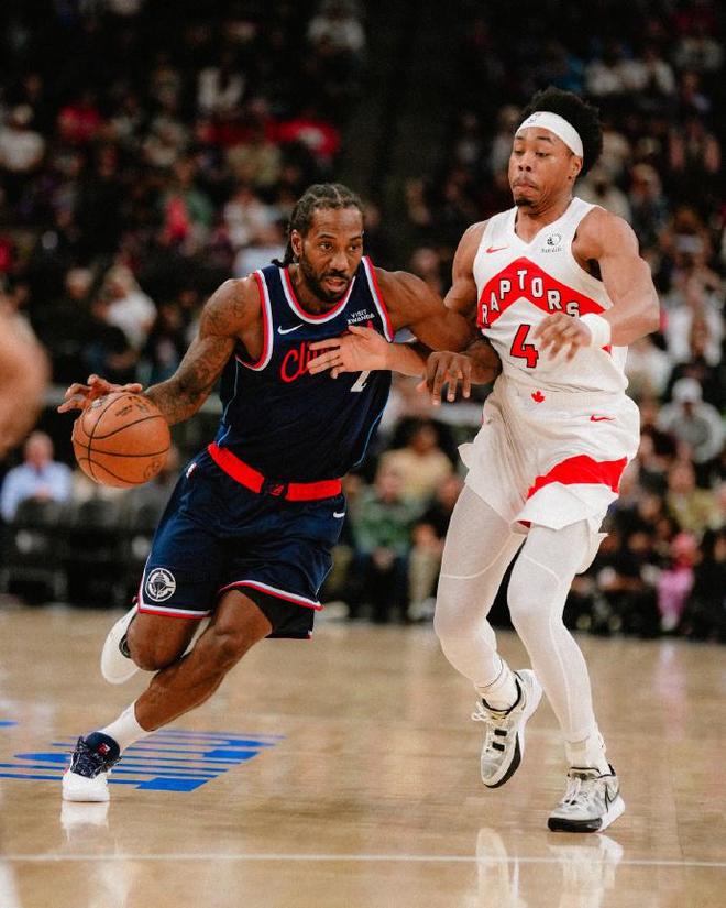 快船三巨头合砍74分横扫猛龙刷新纪录